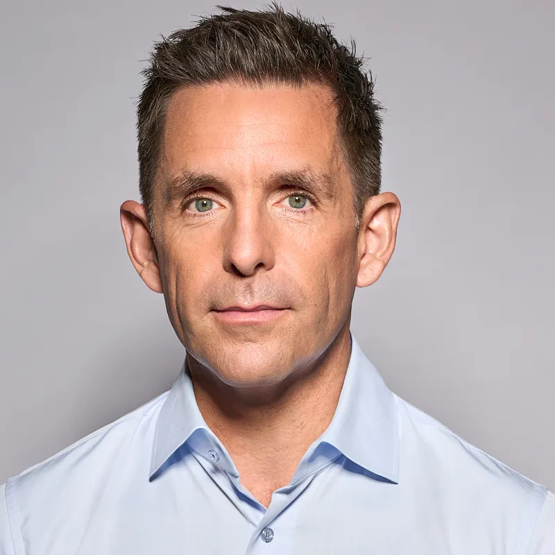 Prof. Dr. med. Christoph Bergmann – Ästhetische Nasenchirurgie Düsseldorf Prof. Dr. med. Christoph Bergmann, Spezialist für ästhetische Nasenchirurgie im RKM 740 HNO Düsseldorf